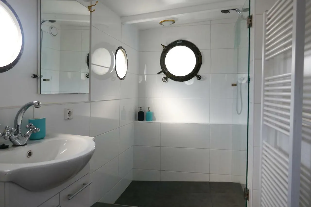Πλωτό κατάλυμα Boathotel Rotterdam Wilhelmina Ολλανδία